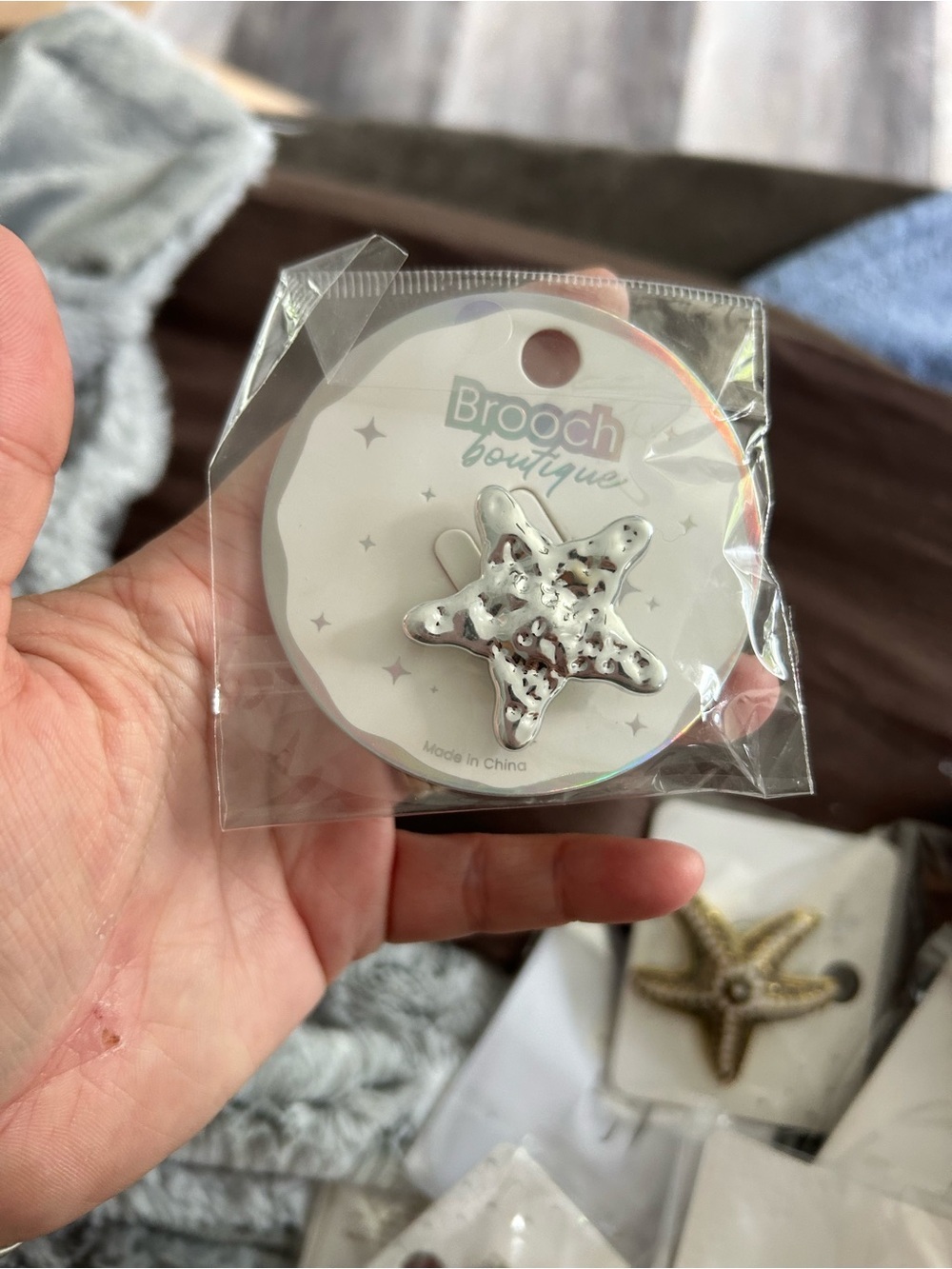 🔥$2 Silver Starfish Brooch - Shiny Metallic Sea Accessory